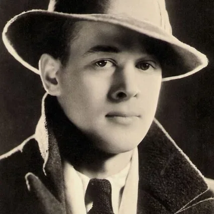  Roland Varno