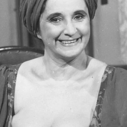  Thelma Reston