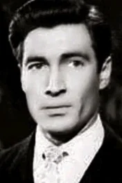  Luis Davila