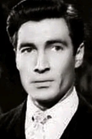  Luis Davila photo
