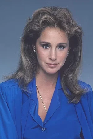  Pamela Bellwood photo