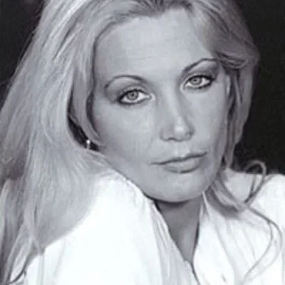  Loreta Tovar