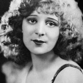Photo star :  Marguerite De La Motte