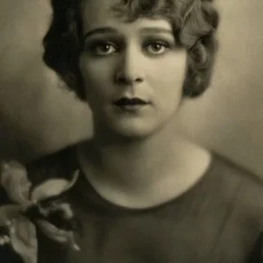 Photo star :  Marguerite De La Motte