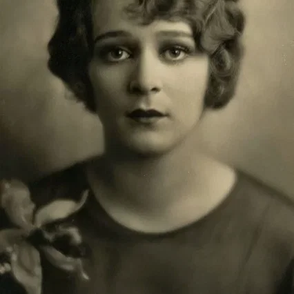  Marguerite De La Motte