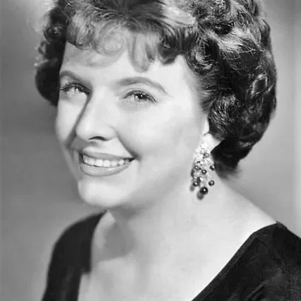  Peggy Cass