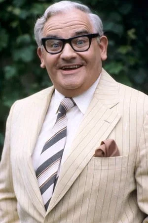  Ronnie Barker photo