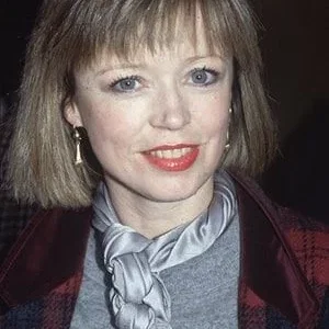  Angharad Rees