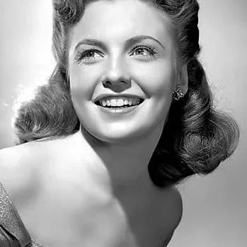 Joan Lorring