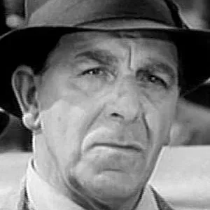  Allan Jeayes