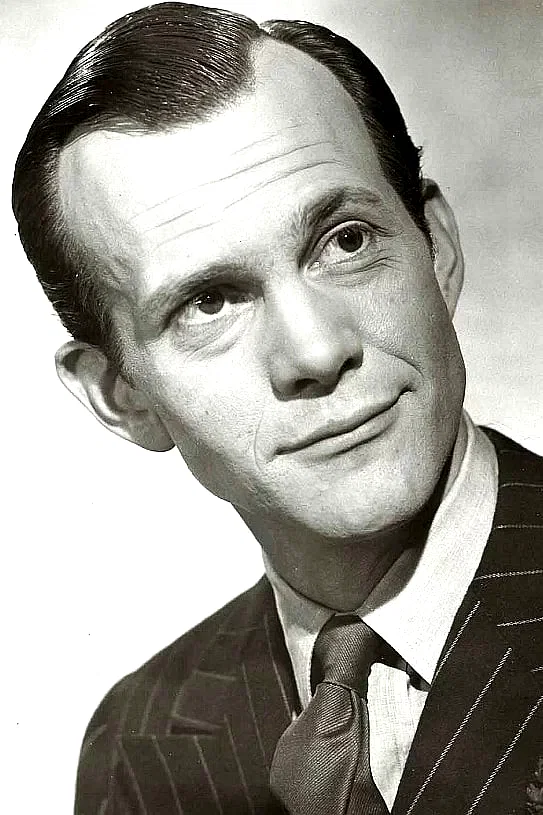  Daniel Massey