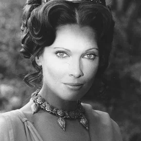 Photo star :  Hildegard Neil