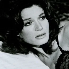 Photo star :  Hildegard Neil
