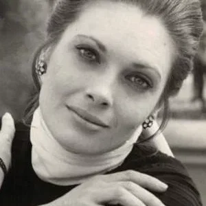  Hildegard Neil