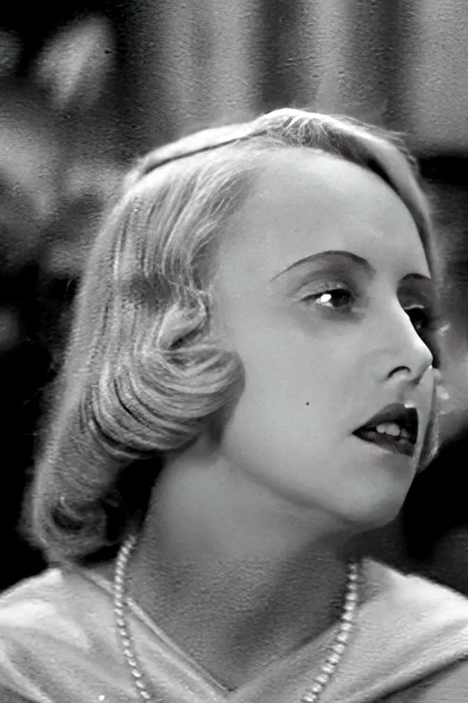  Jacqueline Francell