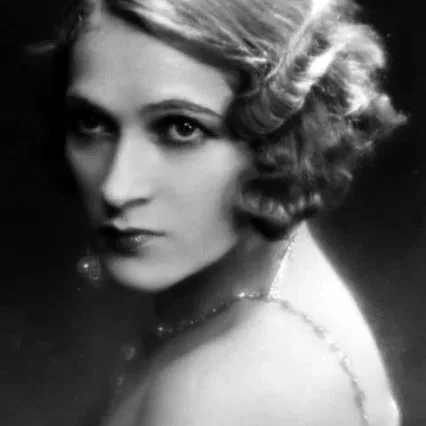  Edith Mera
