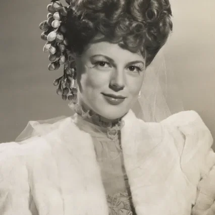  Faye Marlowe