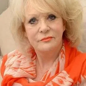 Photo star :  Sherrie Hewson