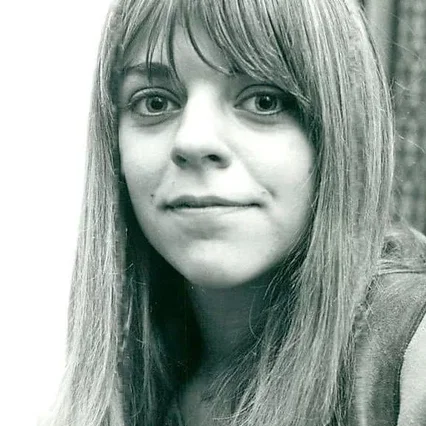  Petra Markham