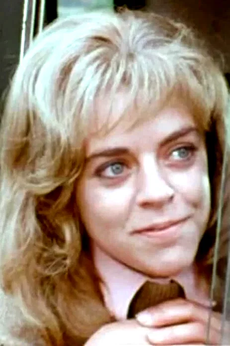  Petra Markham