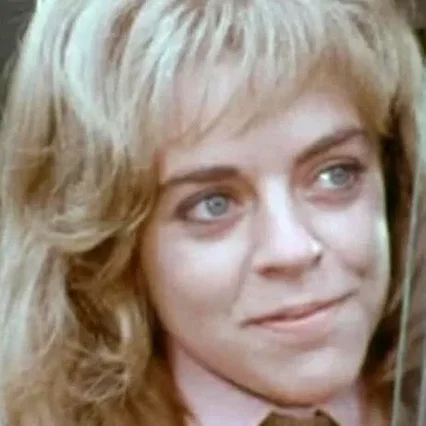  Petra Markham