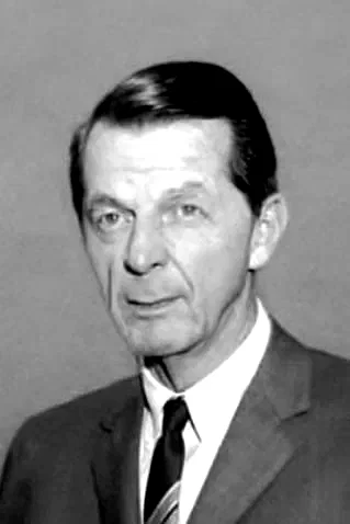  William Dozier