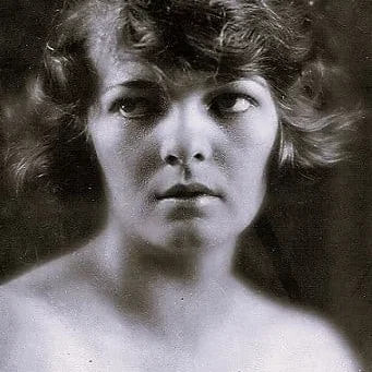  Margalo Gillmore