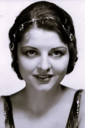  Lilian Bond photo