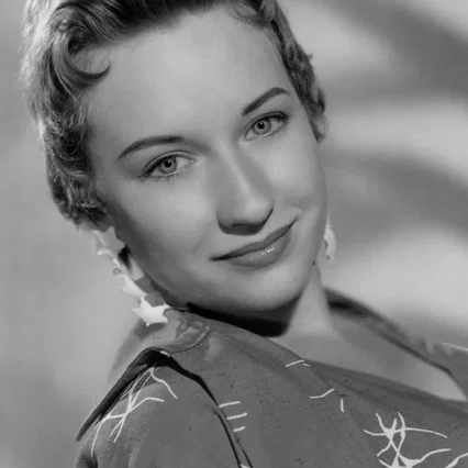  Helen Vita