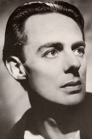 Alec  Clunes photo