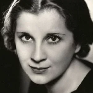 Diana  Wynyard