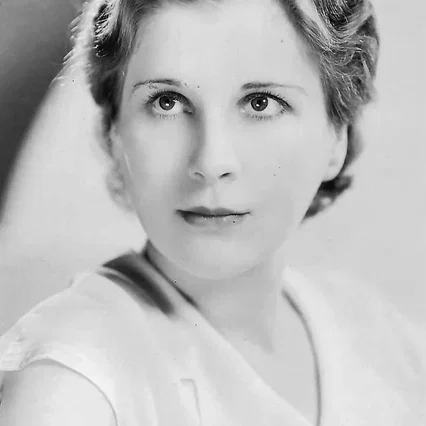 Diana  Wynyard