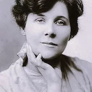  Viola Roache