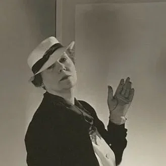  Viola Roache