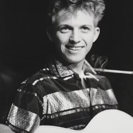  Tommy Steele