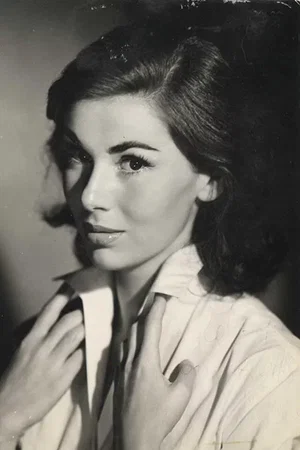 Madeleine Fischer photo