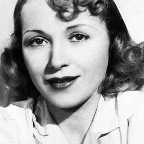 Photo star : Bernadene Hayes