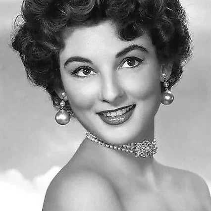  Allison Hayes