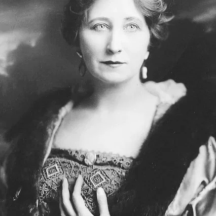  Vera Lewis