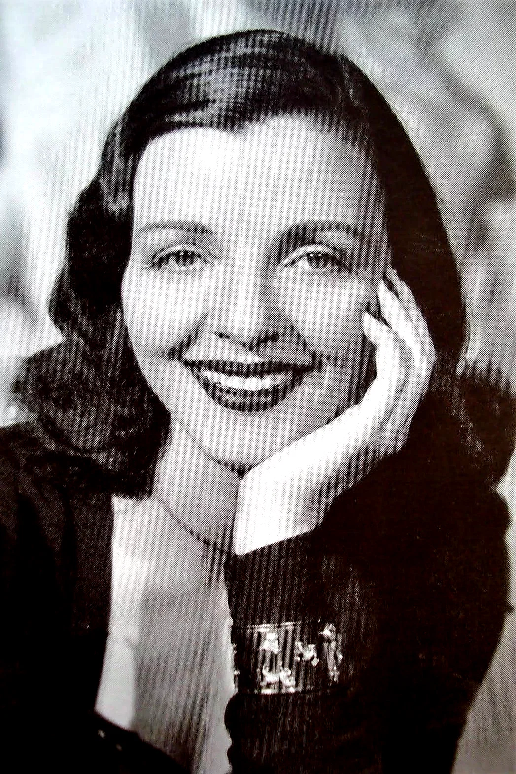  Mona Maris