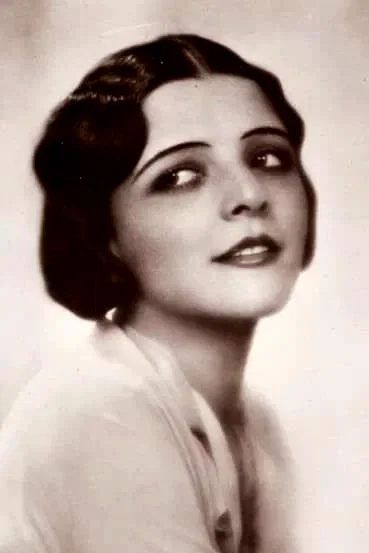  Mona Maris