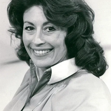  Nanette Newman
