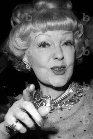 Jeanne Aubert photo