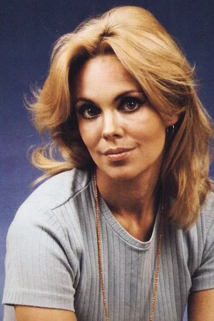 Lara Parker photo