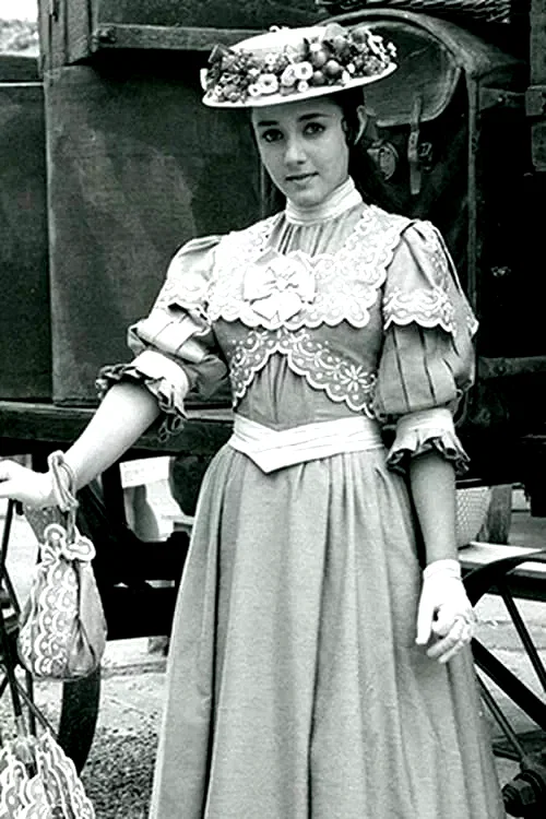 Joyce Ames
