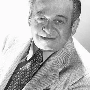  Douglas Leavitt