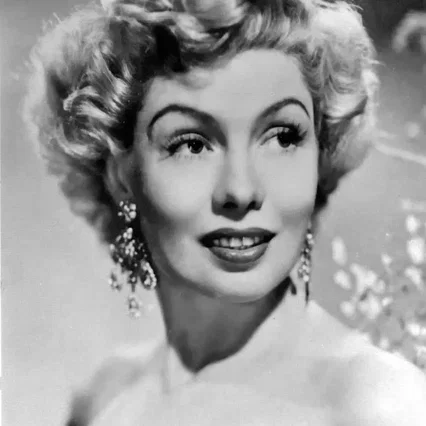 Yolande Donlan