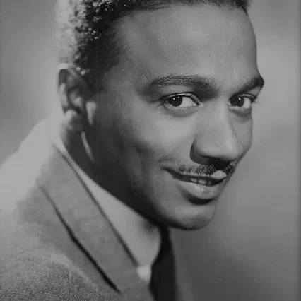  Leslie Scott
