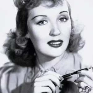  Muriel Angelus