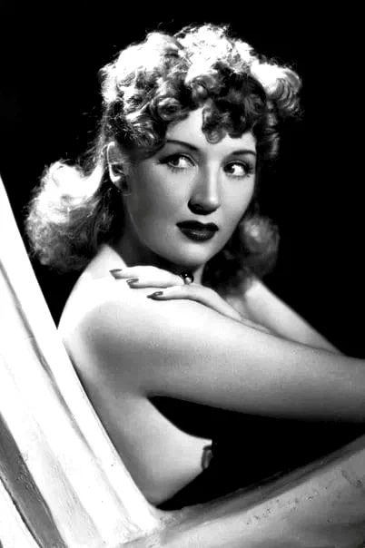  Muriel Angelus